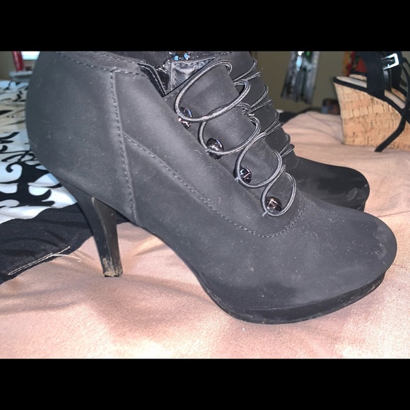 Booties - Picture 4 of 4